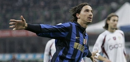 Златан радуется, а что еще ему делать? АР