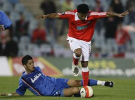 Борьба Эдкарлоса и Альбина, Reuters