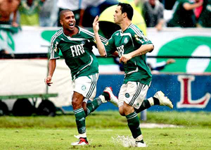 Клебер празднует свой гол, фото globo.com