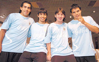 Тевес, Агуэро, Месси, Савиола. Сплошные 