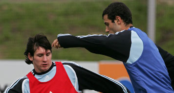 Месси и Маскерано, sports.setanta.com