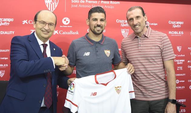 Нолито (по центру), ФК Севилья