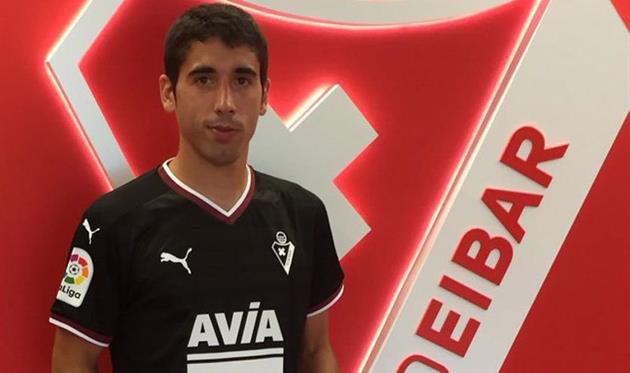 Защитник Эйбара повторил достижение Кондогбия, забив автогол с центра поля