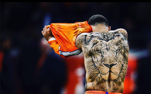 От черепов до портрета матери: команда самых татуированных футболистов мира