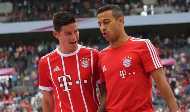 Хамес Родригес (слева), фк бавария