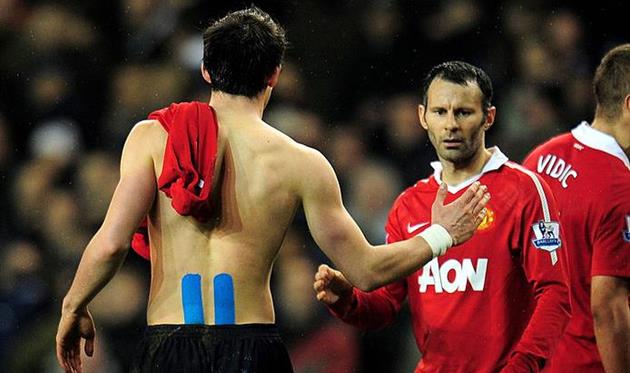 Гиггз (справа) и Бэйл, getty images