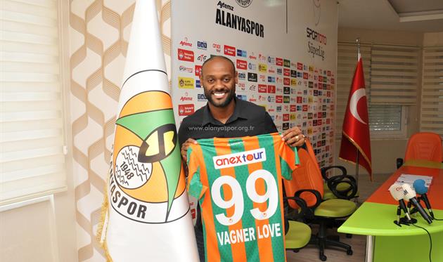 Вагнер Лав подписал новый контракт с Аланияспором