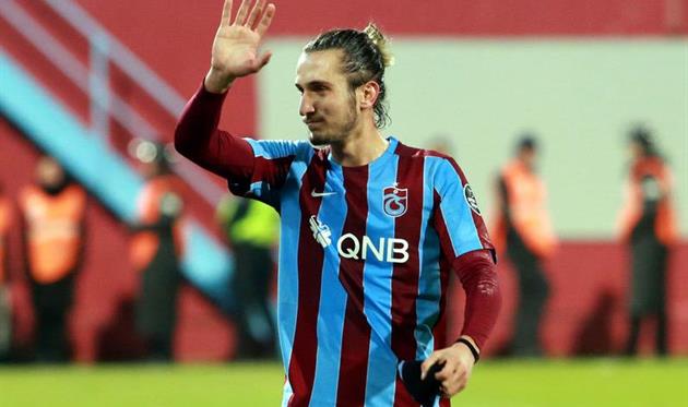 Скаут МЮ просматривал 