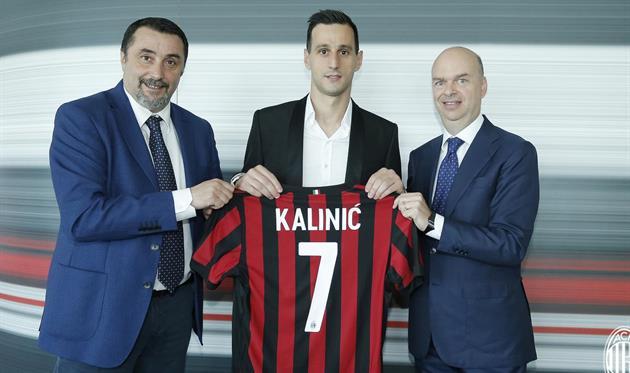 Никола Калинич во время презентации, AC Milan