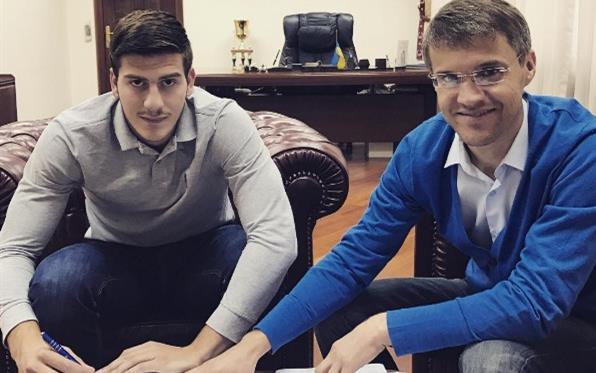 Лука Лочошвили подписывает контракт с Динамо