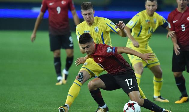 Николай Матвиенко против Ченгиза Ундера, facebook.com/UaNationalFootball