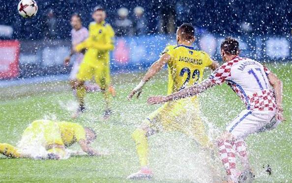 Хорватия и Косово 20 минут играли в 