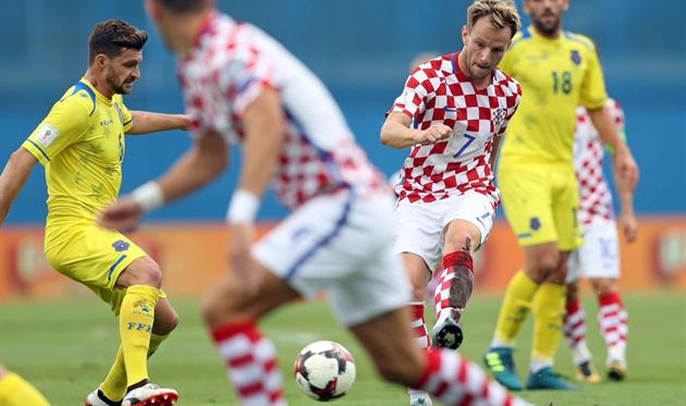 Ракитич (№7) в матче с Косово, twitter.com/HNS_CFF