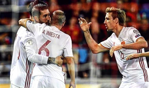 Рамос и Иньеста в сборной забывают о клубной вражде, @RMadridHome