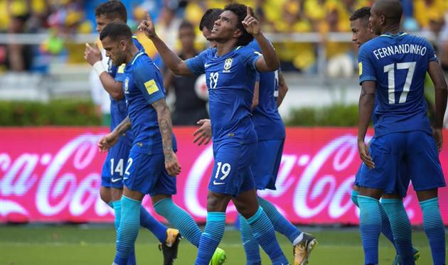 Виллиан празднует гол, Squawka