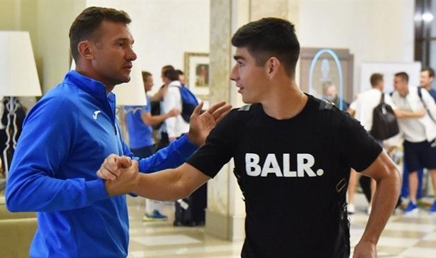 Руслан Малиновский (справа), ФФУ