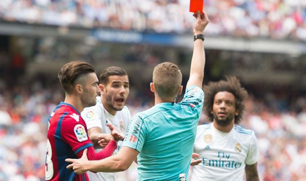 Фото: twitter.com/SquawkaNews