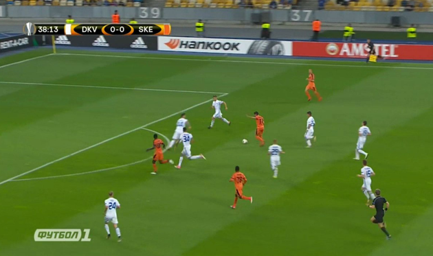 Музака открыл счет в матче Динамо — Скендербеу