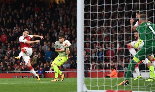 Сеад Колашинац сравнивает счет, twitter.com/Arsenal