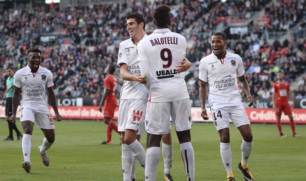 Лига 1: Гол Балотелли помог Ницце одержать победу, Марсель обыграл Амьен