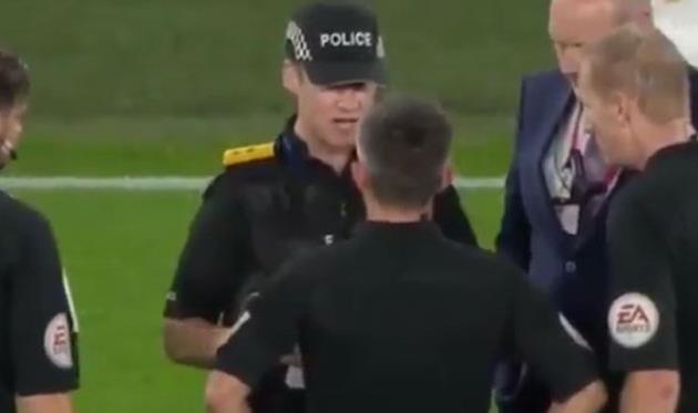 Полиция поучаствовала в серии пенальти в матче Бернли — Лидс