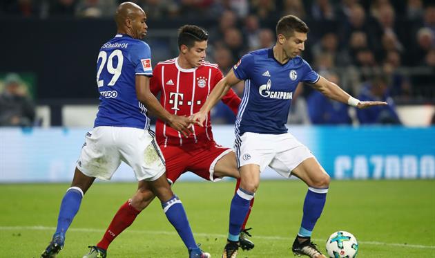 Оборона Шальке не смогла остановить Хамеса, Фото: Getty Images