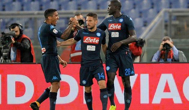 наполи продолжает идти без потерь в чемпионате, getty images