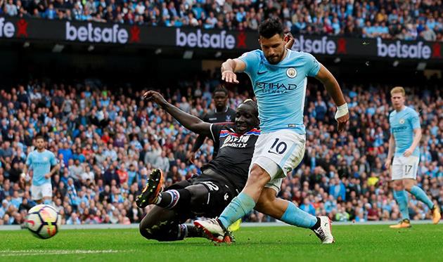 Мамаду Сахо против Серхио Агуэро, premierleague.com