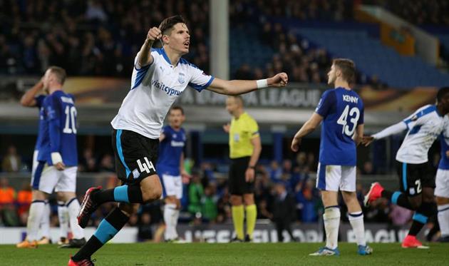 Эктор Юсте празднует гол в ворота Эвертона, Getty Images