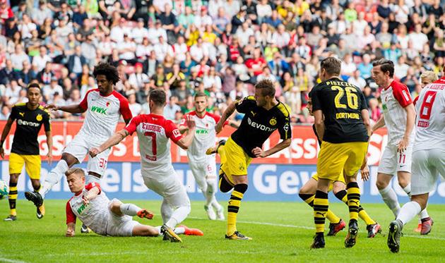 Андрей Ярмоленко забивает пяткой, bvb.de