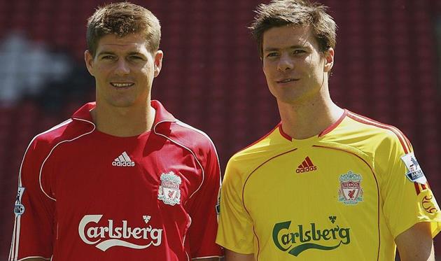 Стивен Джеррард и Хаби Алонсо, Getty Images