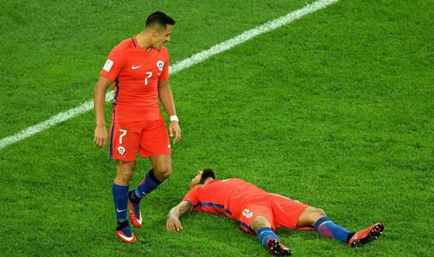 Алексис Санчес - Артуро Видалю: 