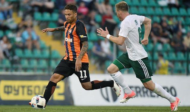 Марлос - автор первого забитого мяча, twitter.com/fcshakhtar