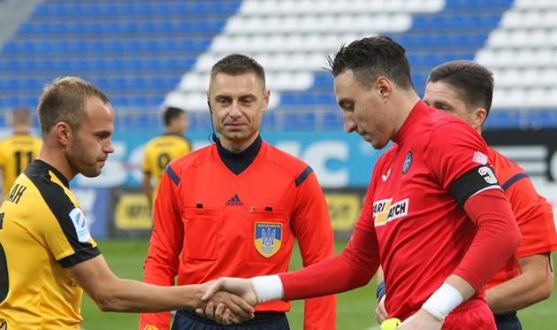 Арбитр матча Олимпик — Александрия допустил две ошибки еще до начала встречи