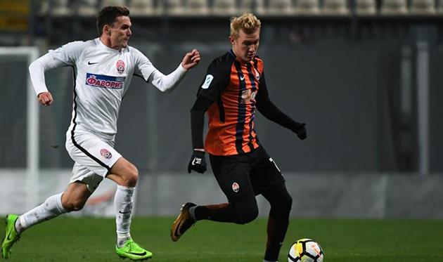 Коваленко (справа) против Андриевского, фото ФК Шахтер