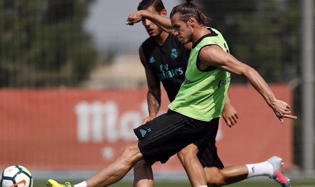 twitter.com/GarethBale11