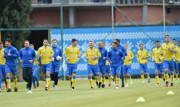 Сборная Украины сегодня начинает подготовку к матчу со Словакией