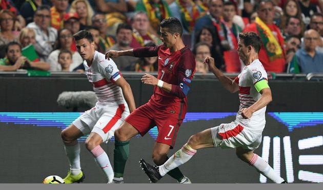 Швейцарцы в последнем матче уступили португальцам, getty images