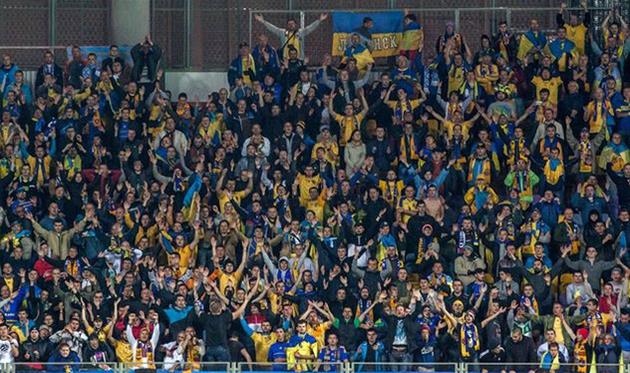 ФИФА оштрафовала Федерацию футбола Украины за поведение фанатов