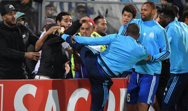 ЭВРА БЬЕТ ФАНАТА, AFP