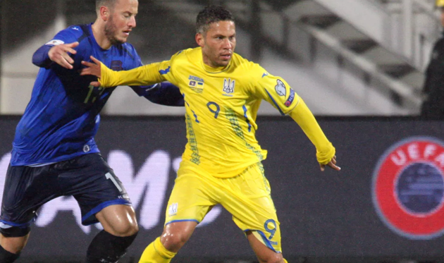 Марлос в матче против сборной Косово, Reuters