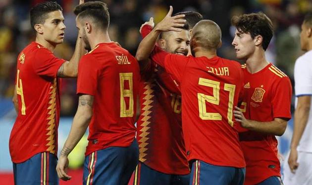 Испанцы радуются голу, @lavozdesl