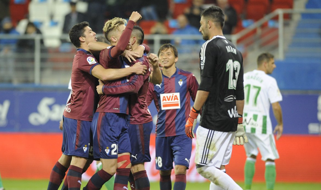 Эйбар забил Бетису пять голов, twitter.com/LaLiga