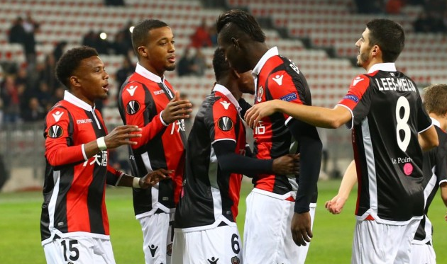 Ницца празднует один из голов Балотелли, ogcnice.com