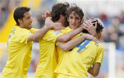 А Вильярреал не отпускает Барсу, фото АР