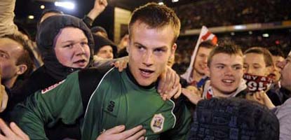 Люк Стил играет в Барнсли, принадлежит ВБА, фото thefa.com