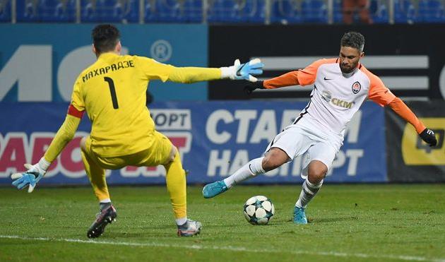 Марлос делает ассист на Фреда, фк шахтер