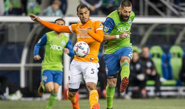 Клинт Дэмпси (справа) привел свою команду в финал, getty images