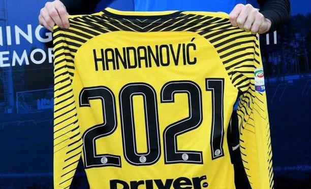 Интер продлил контракт с Хандановичем