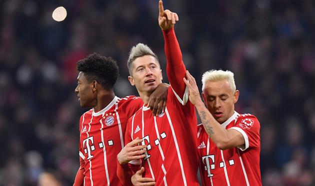 Бавария празднует победу, фото: twitter.com/FCBayern